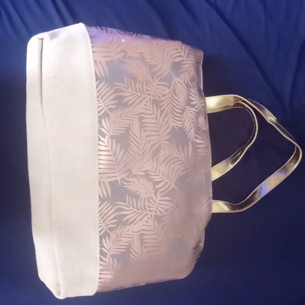 Island vibe tote